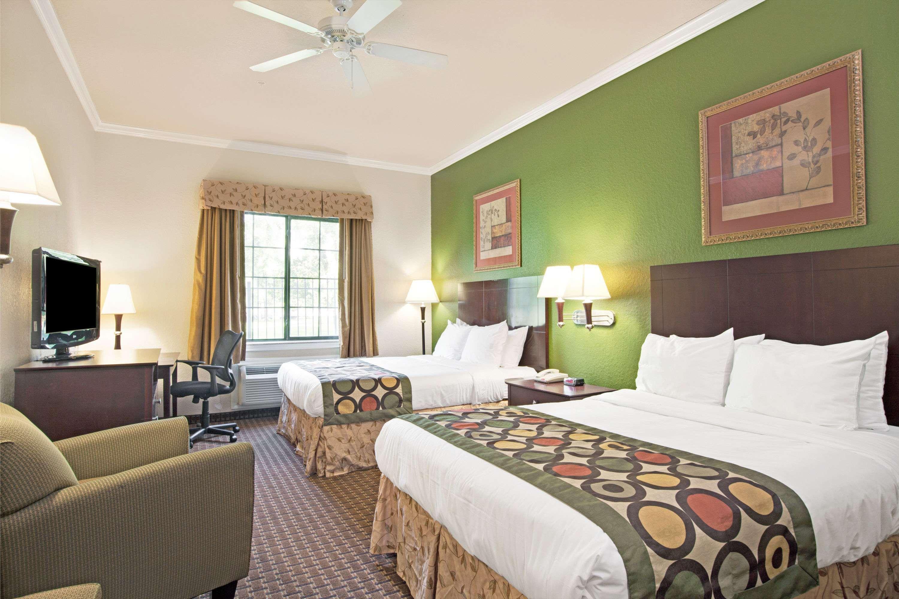 Aldine Super 8 By Wyndham Iah West/Greenspoint מראה חיצוני תמונה