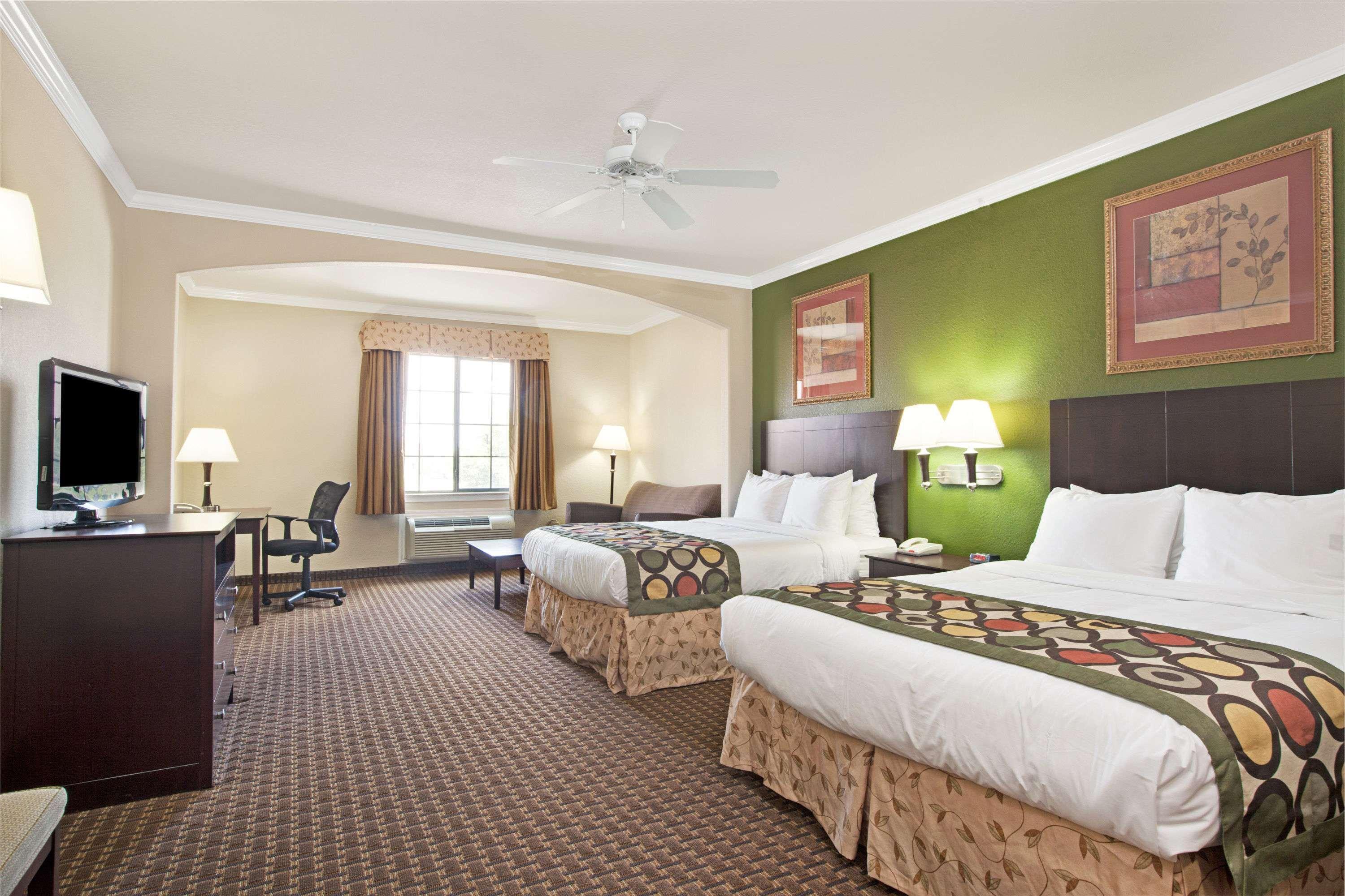 Aldine Super 8 By Wyndham Iah West/Greenspoint מראה חיצוני תמונה