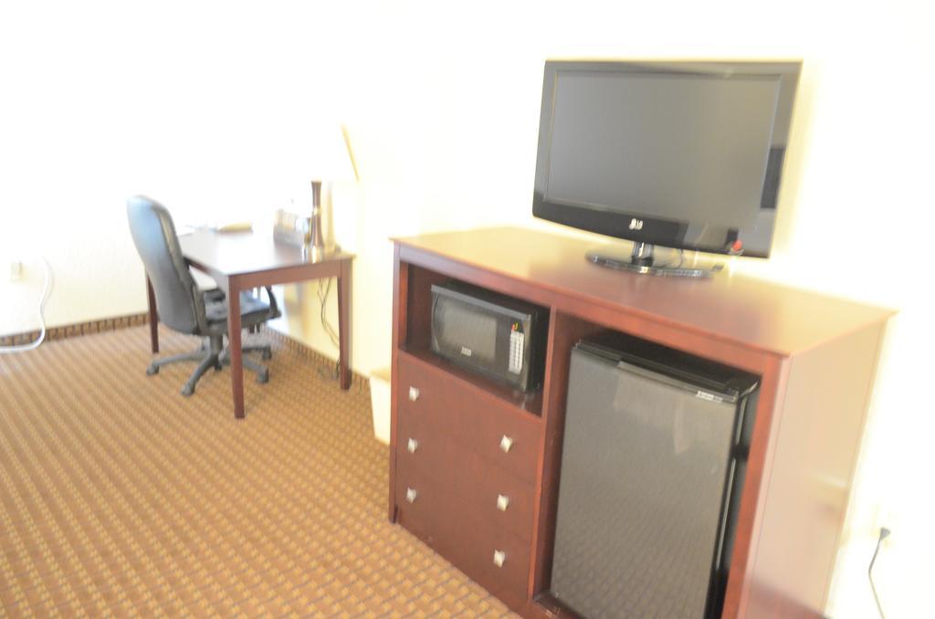 Aldine Super 8 By Wyndham Iah West/Greenspoint מראה חיצוני תמונה